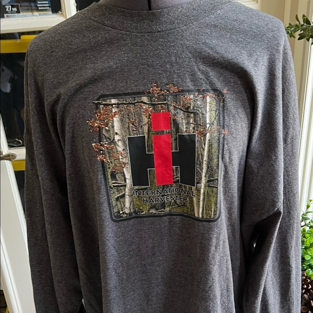 International Harvester long sleeve T-shirt size 2XL